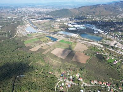 TAŞBURUN'DA 3.000m2 SATILIK KISMİ İMARLI ARSA — fotoğraf 4
