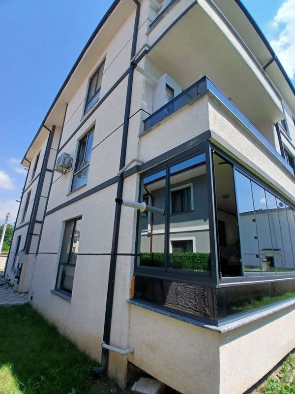 Yeni Mahalle'de MYO ve Jandarmaya yakın konumda satılık daire